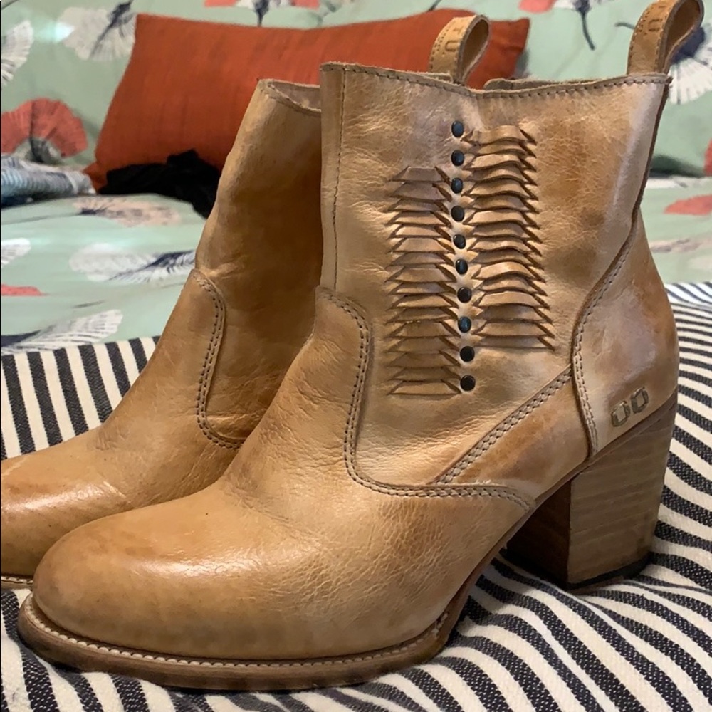 Bed Stu Shrill Booties, Sand Rustic, Size 11